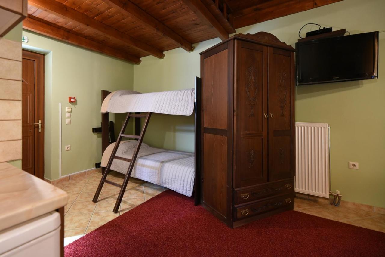 Ta Petrina Aparthotel Ано Хора Екстериор снимка